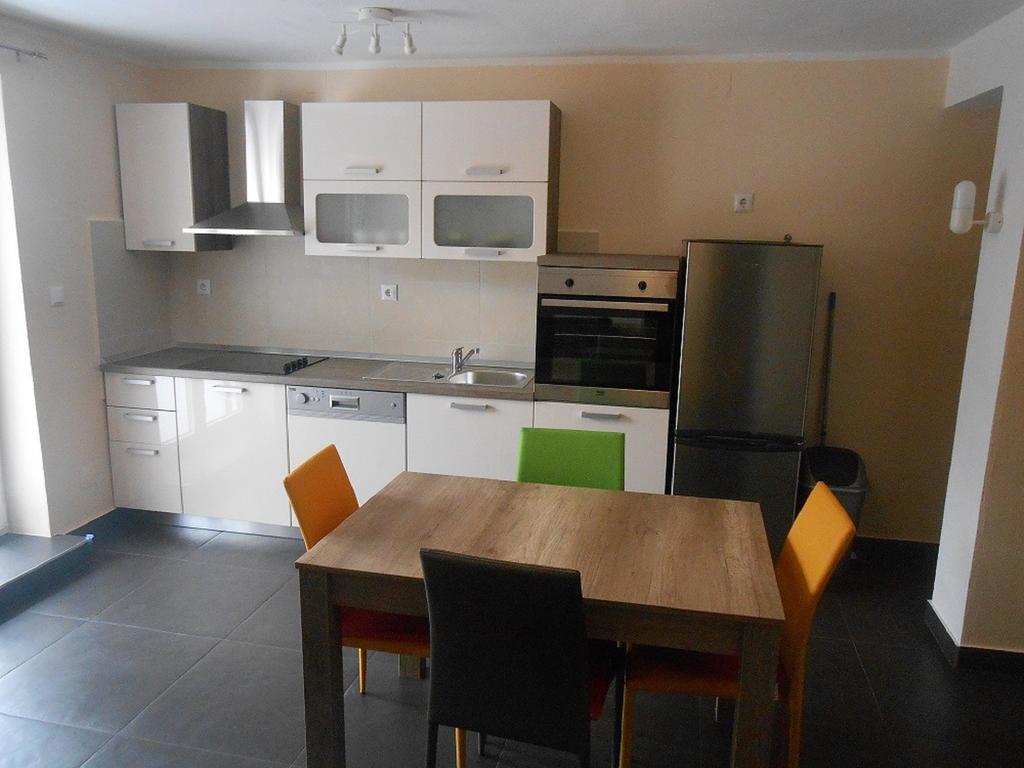 Apartments Pavelic نوفي فينودولسكي الغرفة الصورة